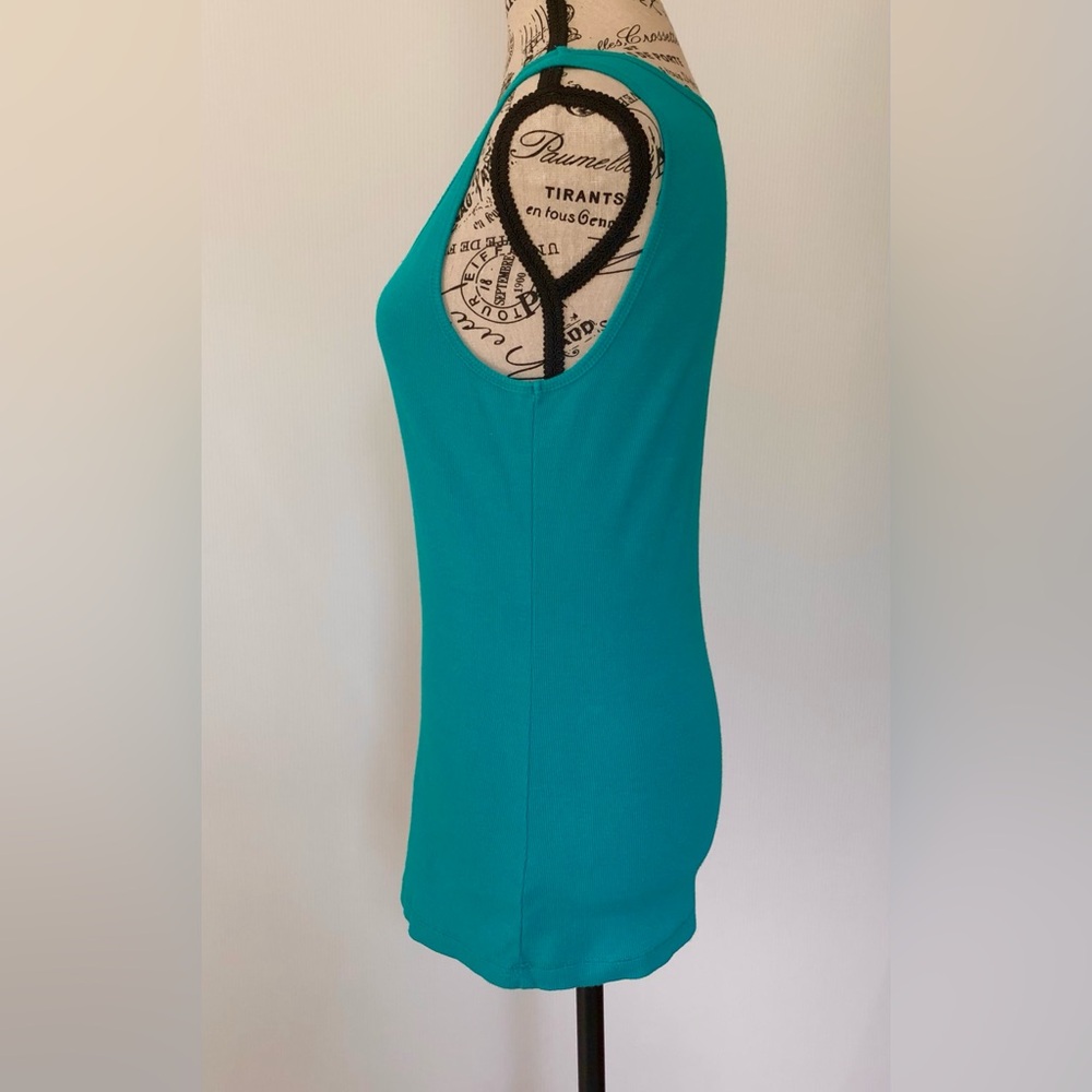🌟2/$20🌟 Blue Ribbed Tank Top - Picture 2 of 6